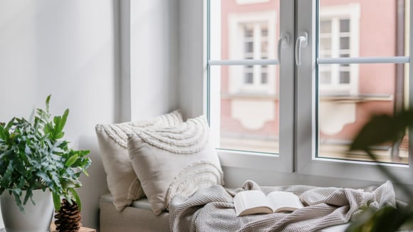Essa pequena mudança vai deixar o ambiente mais acolhedor e bonito (Créditos: Shutterstock)