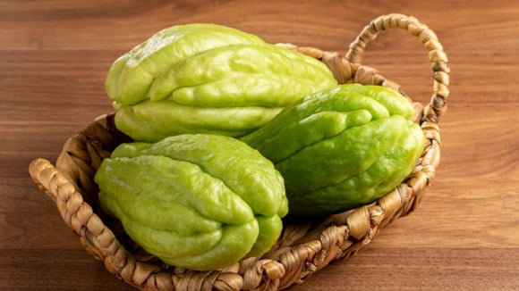 Contribui para a saúde do coração, ajuda na perda de peso e é rico em nutrientes: esses e outros benefícios do chuchu!