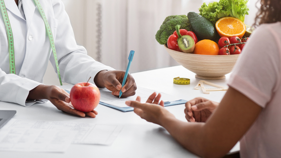 Como se alimentar para ser saudável? Ranking mostra as melhores dietas de 2025