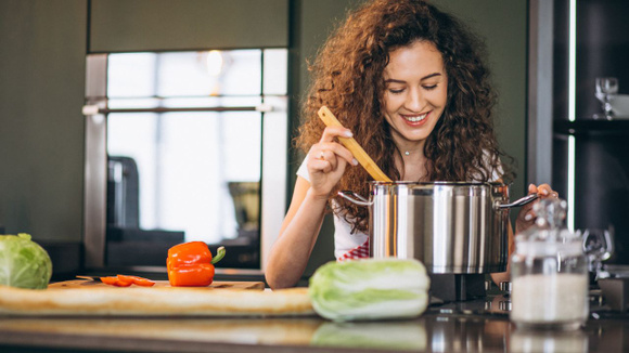 3 eletrodomésticos que vão te fazer economizar tempo e dinheiro na cozinha