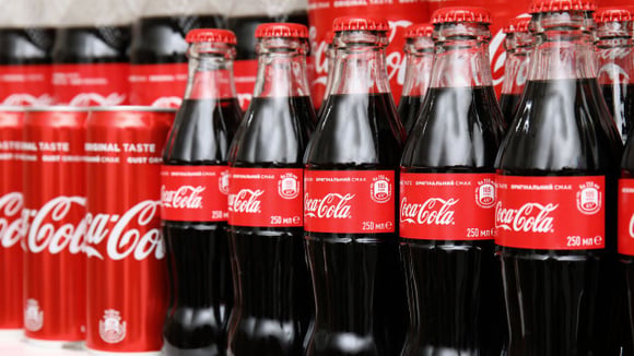 Atenção! Coca-Cola faz retirada massiva de produtos por excesso de clorato: veja quais são os países afetados e o que fazer