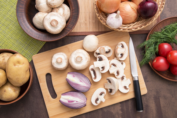 Alho, cebola e cogumelos têm algo importante em comum além de serem deliciosos que você nem imagina, mas gostaria de saber