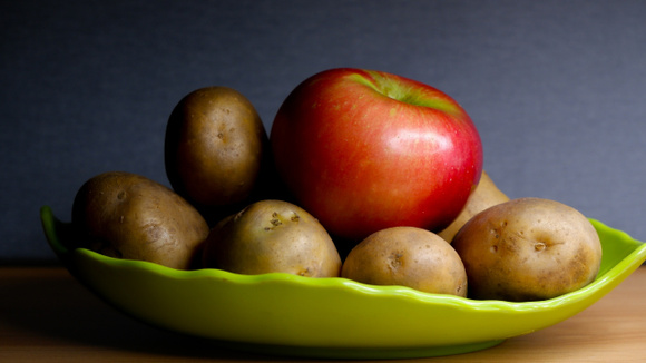 Experimente esse truque na hora de guardar as batatas e veja elas durarem muito mais tempo (Créditos: Shutterstock)