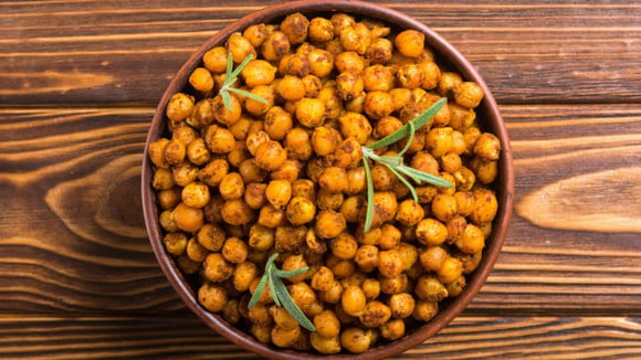 Nem batatas fritas, nem pipoca: o lanche saudável que você pode preparar antes do jogo e guardar para a semana toda