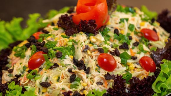 Esse salpicão é o melhor para a ceia de Natal: já anota a receita para preparar na véspera e deixar no ponto perfeito