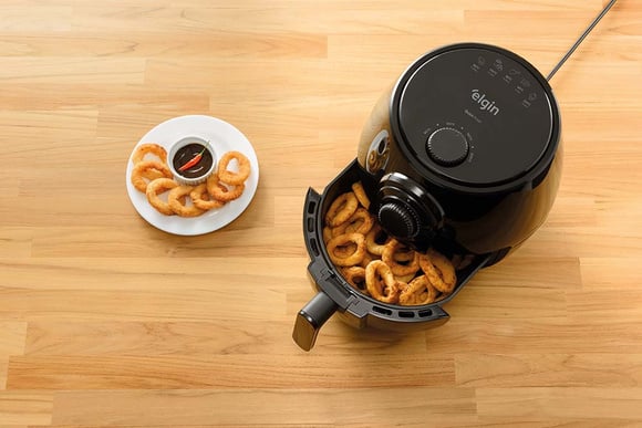 Ainda dá tempo de garantir sua air fryer: preço da Eglin despenca na Amazon