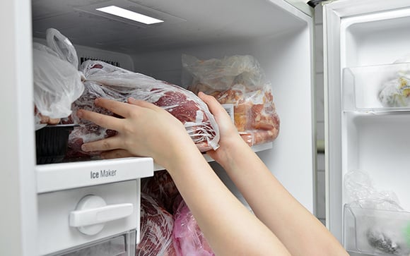 Você sabe quanto tempo a carne pode ser mantida no freezer? A resposta surpreende muitas pessoas