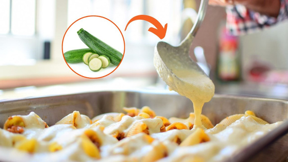 Abobrinha substitui a farinha nessa receita de molho branco saudável: fácil de fazer e combina com qualquer prato que peça um molho cremoso