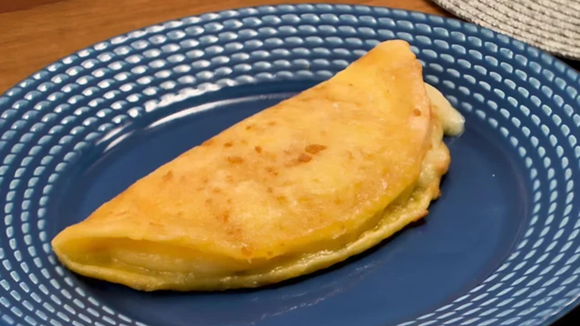 Pão de queijo de frigideira é uma das receitas mais fáceis do TudoGostoso: perfeito para o café da manhã ou lanche da tarde
