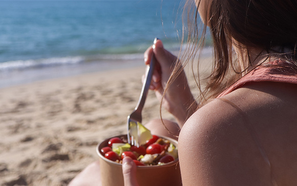 Nem dieta da moda, nem estética: o truque simples das 5 cores no prato que ajuda seu corpo no calor do verão