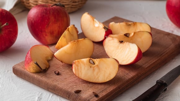 Evite que as fatias de maçã fiquem marrons com esse truque simples de um food stylist