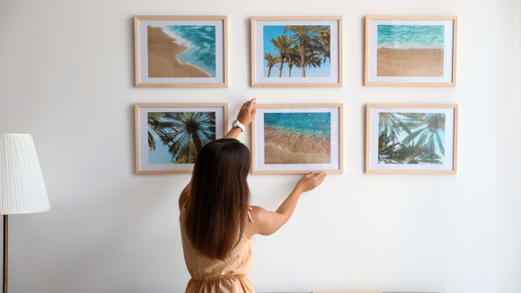 O que a psicologia revela sobre quem tem fotos penduradas nas paredes de casa? O que significa?