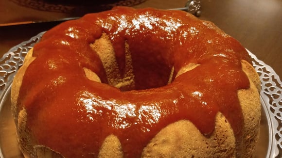 Esse bolo de fubá com goiabada é tão delicioso que ninguém vai colocar defeito (Créditos: TudoGostoso/Aline Christiane Zorzin Silva)