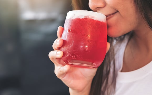 Nem laranja, nem limão: essa fruta tem 50 a 100 vezes mais vitamina C; aprenda como fazer um suco delicioso