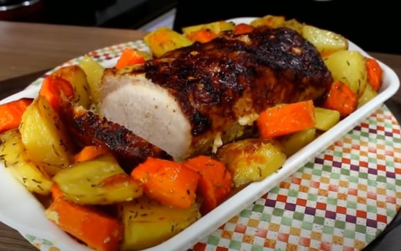 Receita de lombo suíno para o Ano-Novo: como fazer a carne de porco suculenta, saborosa e molhadinha