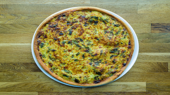 Prato cremoso e gratinado saindo quentinho do forno para surpreender toda a família no almoço. (Foto: Shutterstock)