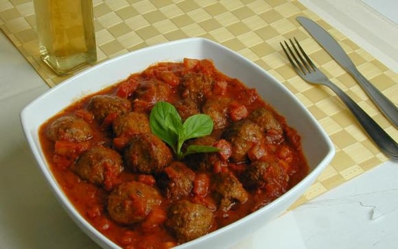 Carne moída, sopa de cebola, ovo, farinha de trigo, shoyu e sal: a alquimia necessária para preparar essa receita incrível (Créditos: Manndy Pereira/TudoGostoso)