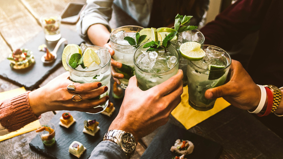 Drinks para o carnaval: 4 acessórios essenciais para preparar bebidas em casa