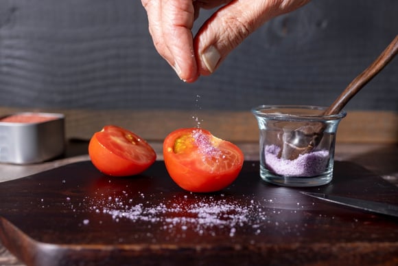O segredo para deixar o tomate carnudo e saboroso nas suas receitas
