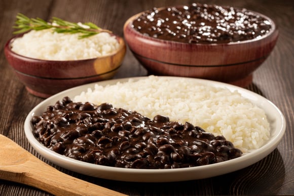 Nem arroz, nem feijão: nutricionista lista outras misturas saudáveis para quem quer substituir a dupla clássica do prato brasileiro