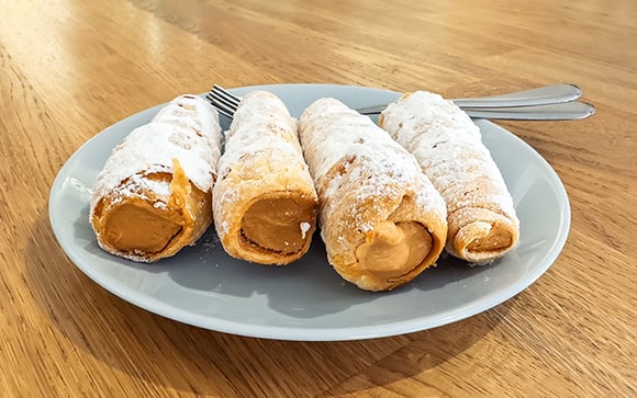 Cone de doce de leite melhor que o da padaria com canudinho caseiro supercrocante é mais fácil de fazer do que você imagina