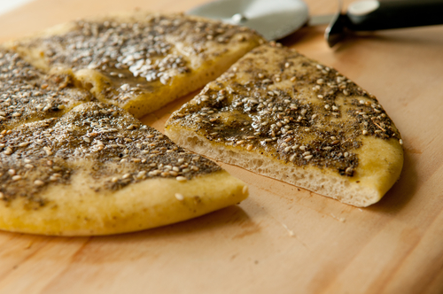 Misturando as culinárias árabe e italiana, lanchonete cria a pizza no pão  sírio, Prato do Dia