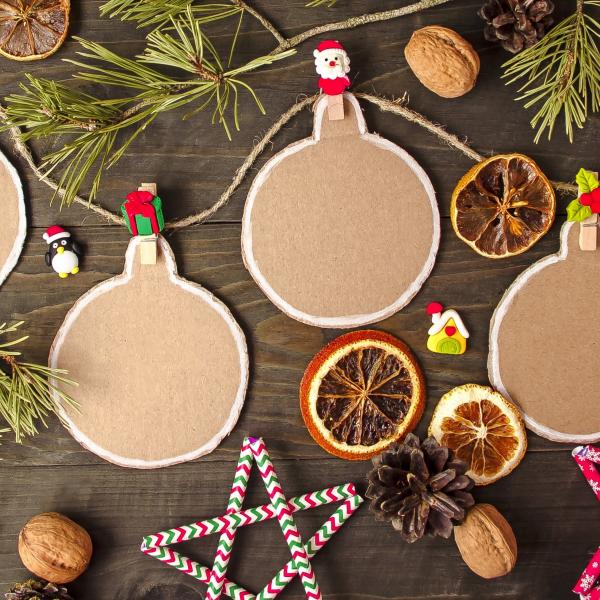 Dicas de decoração de Natal: 3 ideias de Natal fáceis e bonitas que você  pode fazer com embalagens de papelão - TudoGostoso