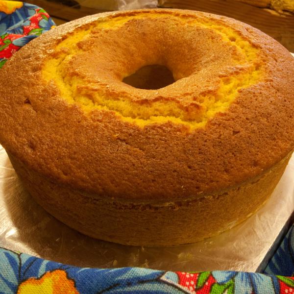 Bolo de milho de lata de liquidificador: receita fácil com textura fofinha  e sabor de padaria - TudoGostoso