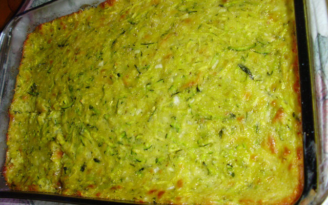 Torta simples de abobrinha verde