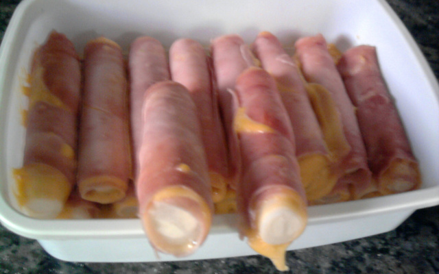 Enroladinho de queijo com presunto e palmito