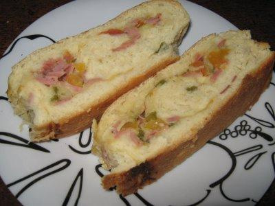 Pãozinho recheado com presunto e mussarela