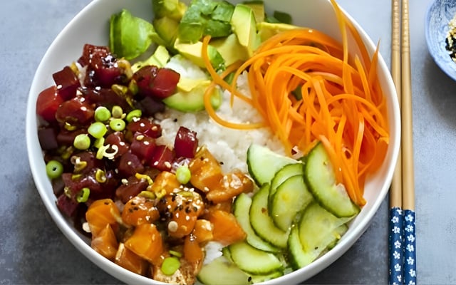 Poke com salmão e atum