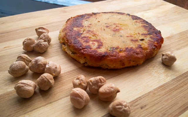 Hambúrguer de grão-de-bico vegano