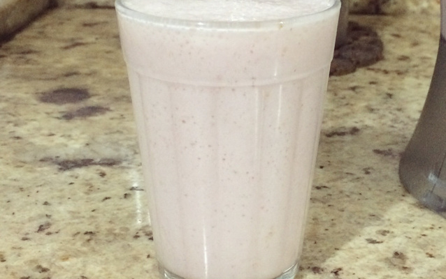 Batida de morango (tipo milk shake)