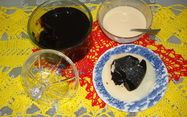 Gelatina de Café com Calda da Claudiakucau