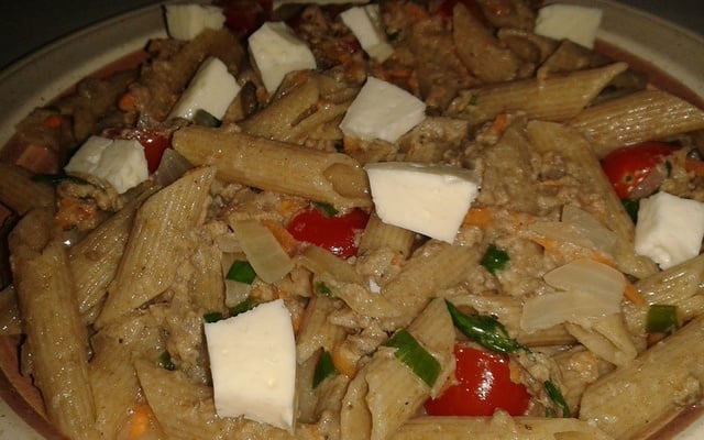 Penne ao molho de iogurte e atum