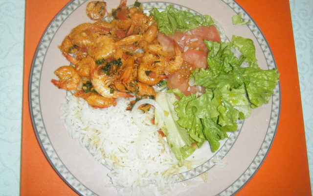 Moqueca capixaba de camarão com casca