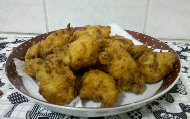 Bolinho de arroz com calabresa