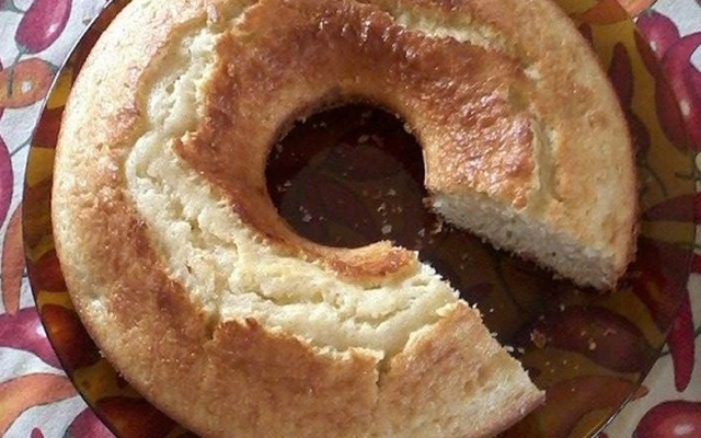 Bolo de leite de coco