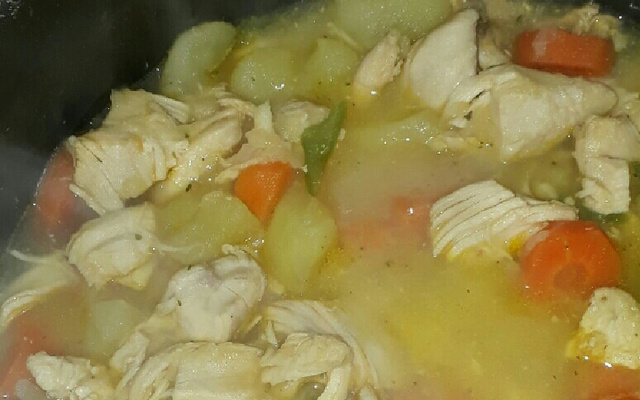 Frango com batata e cenoura