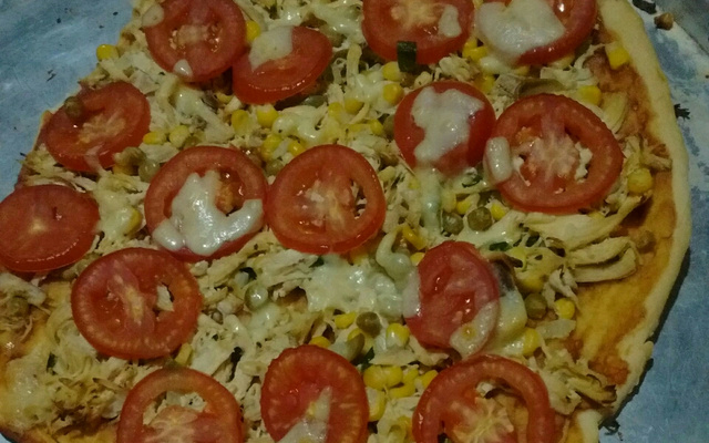 Massa de pizza fina a lenha