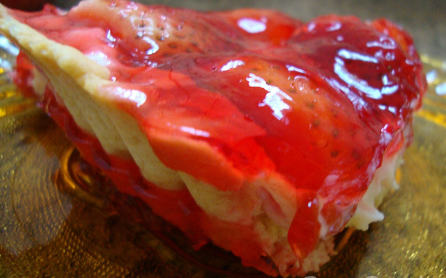 Torta de morango fácil e apetitosa