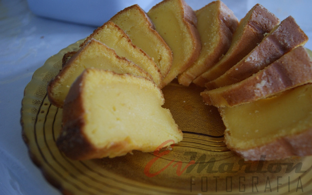 Bolo de fubá cremoso