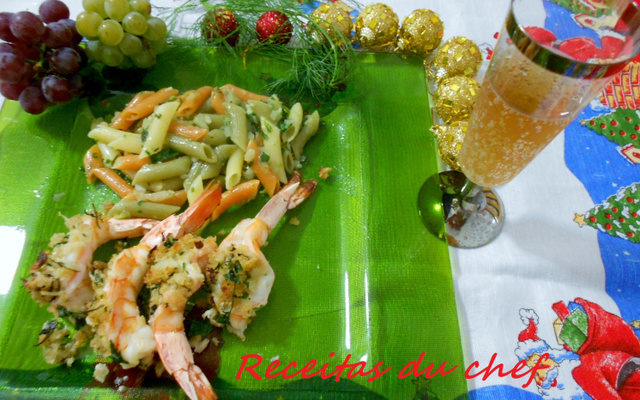 Penne ao pesto com camarão recheado