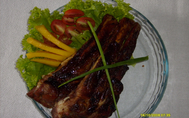 Costelinha condimentada na brasa