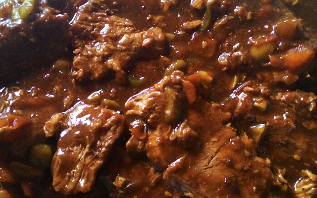 Lombo com cerveja preta e creme de cebola