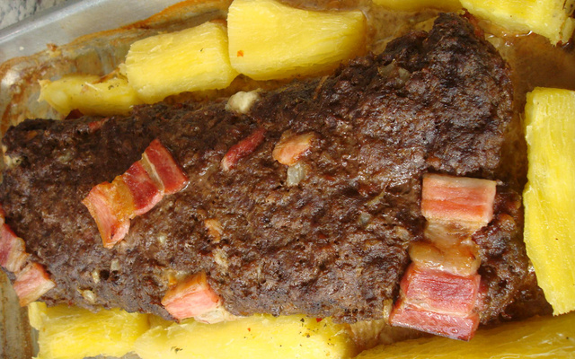 Rocambole de carne moída e bacon da Paty