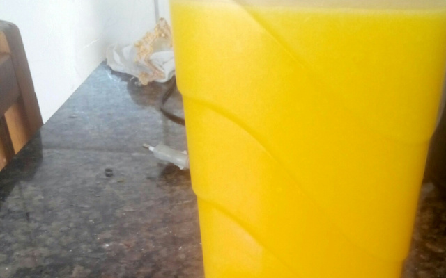 Suco de manga refrescante