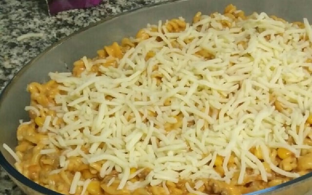 Macarrão na pressão com carne moída