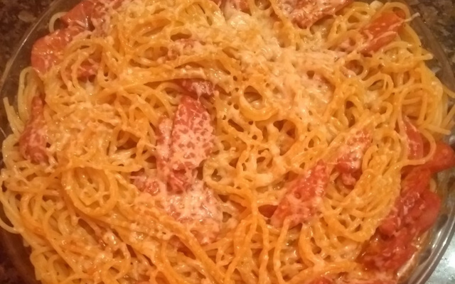 Macarrão com molho de calabresa